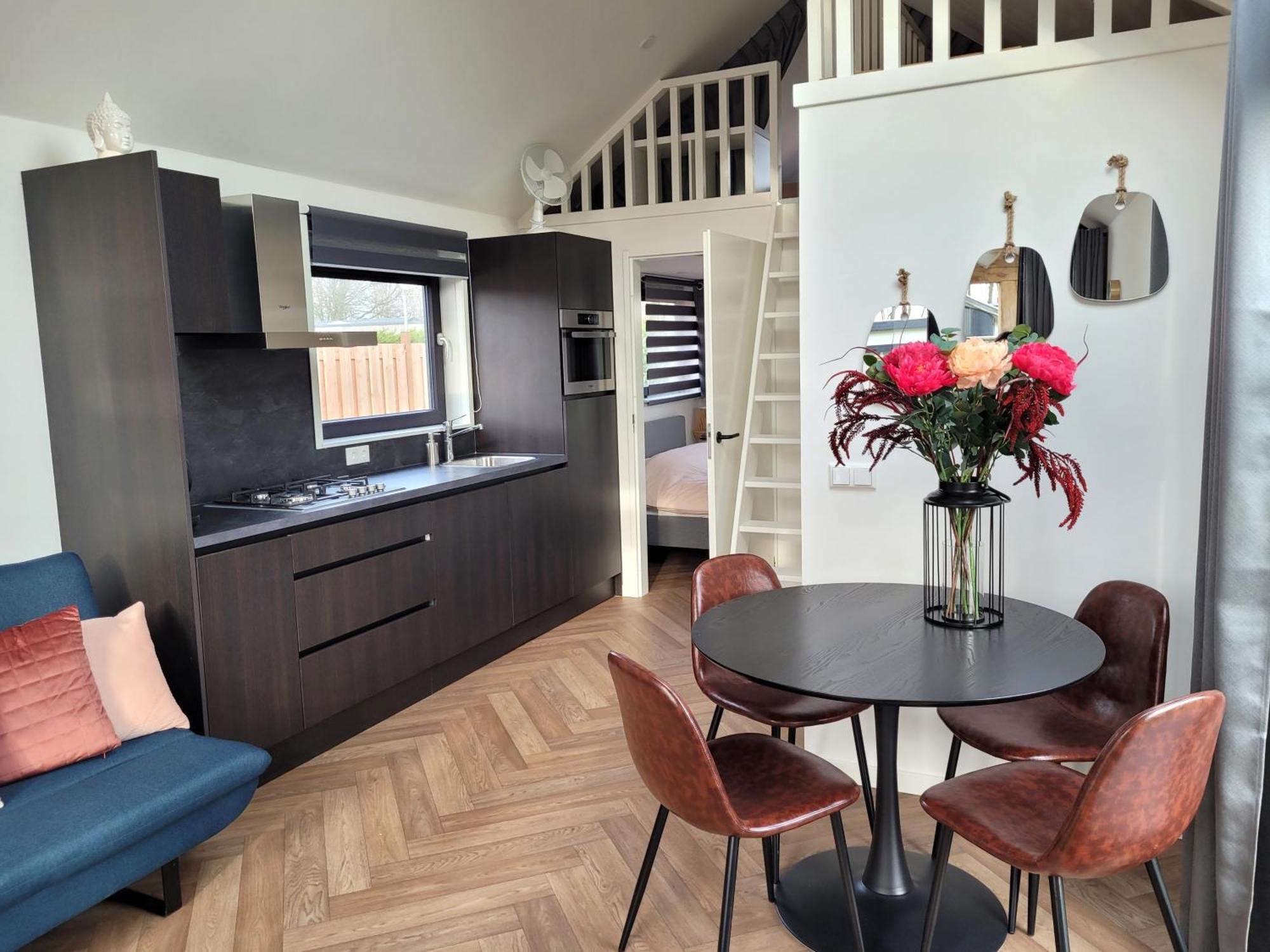 Tiny Zen House In Heinkenszand With Private Sauna, Airco, Outdoor Swimming Pool, Wifi And 2 Bedrooms Eksteriør bilde