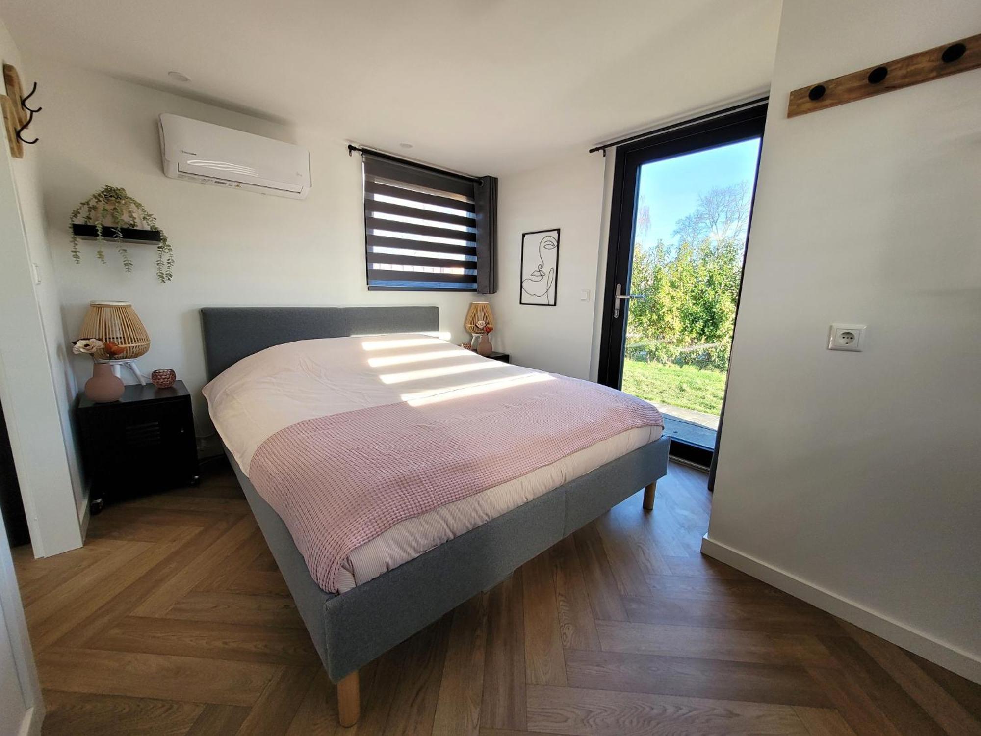 Tiny Zen House In Heinkenszand With Private Sauna, Airco, Outdoor Swimming Pool, Wifi And 2 Bedrooms Eksteriør bilde